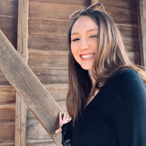 Meet Your Posher! - Picture 1 of 1